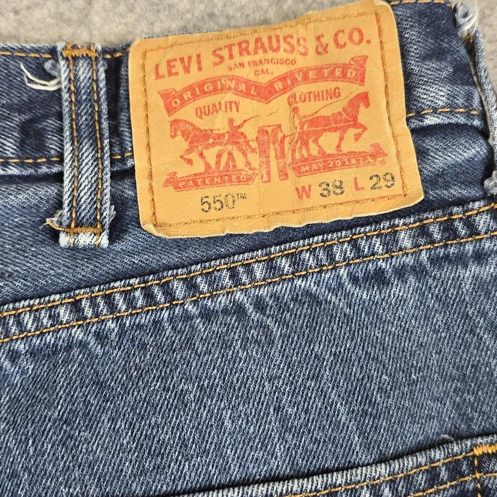 Levi's 550 Jeans Mens 38x29 Blue Relaxed Tapered Denim Zip Fly Medium Wash‎